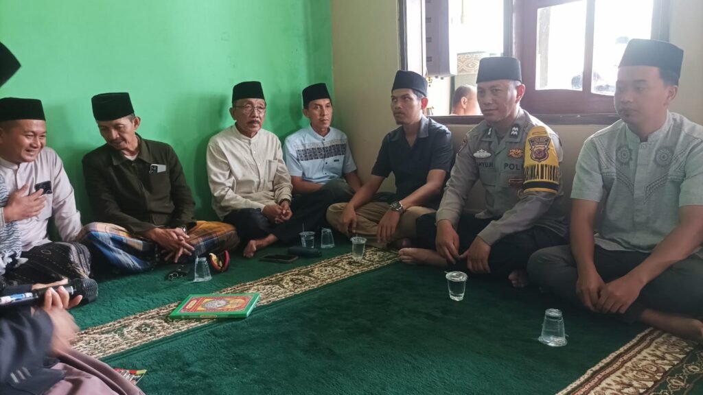 Polsek Ciamis Polres Ciamis Ikuti Kegiatan Peringatan Isra Mi’raj di Sukamanah