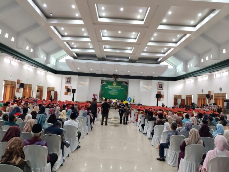 Kapolsek Ciamis Hadiri Wisuda STAI Putra Galuh, Polri Dukung Dunia Pendidikan dan Jaga Kondusivitas Kegiatan Akademik