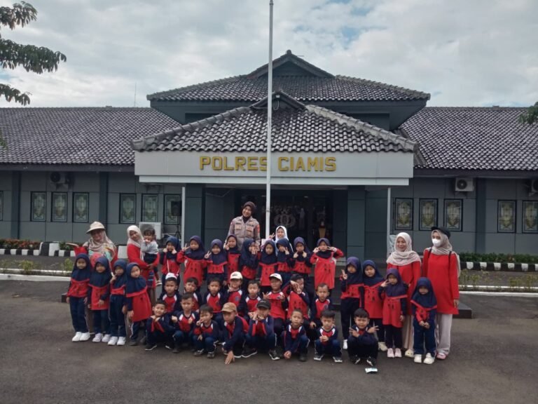 Sat Lantas Polres Ciamis Laksanakan Edukasi Program Polsanak Kepada TK Amilul Muminin