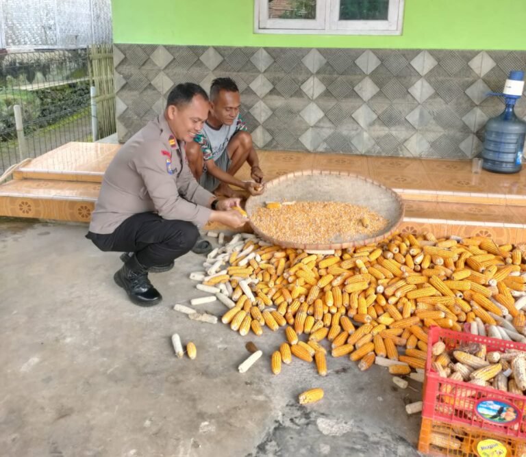 Perkuat Sinergitas, Polsek Cikoneng Polres Ciamis Koorkom ke Tokoh Pemuda di Desa Cikoneng