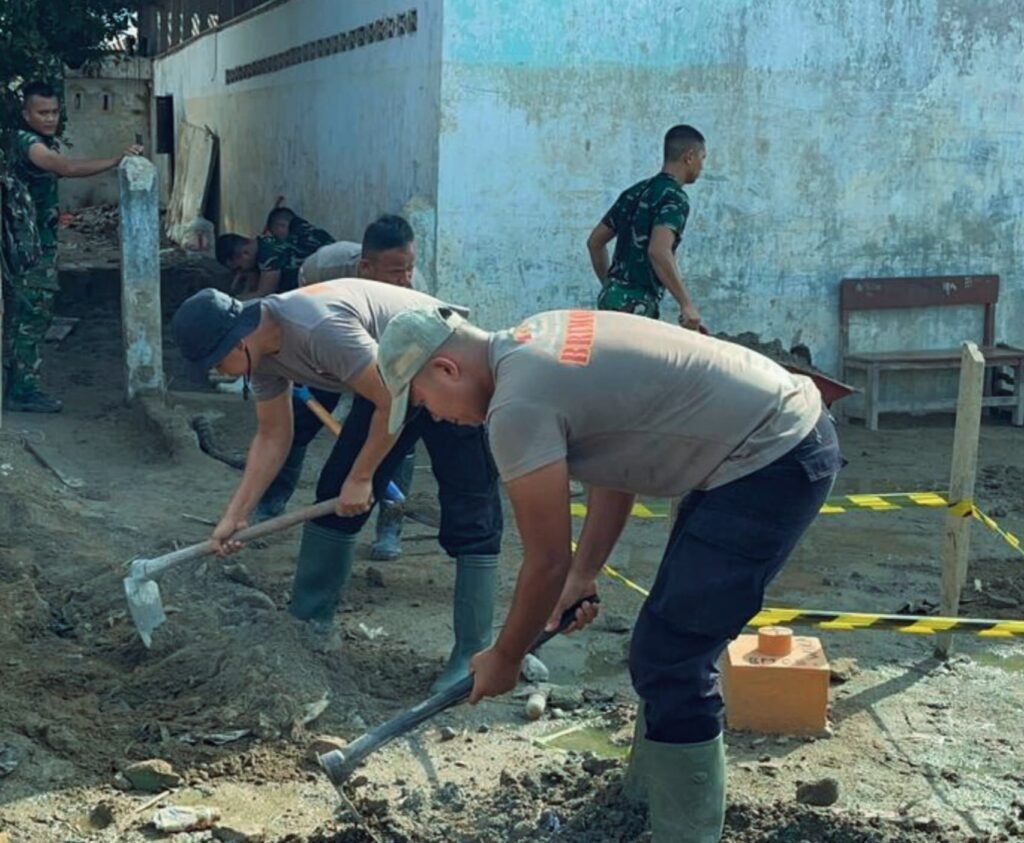 Dari Puing Menjadi Doa: Polda Sumut Menjahit Kembali Harapan Warga Batang Toru