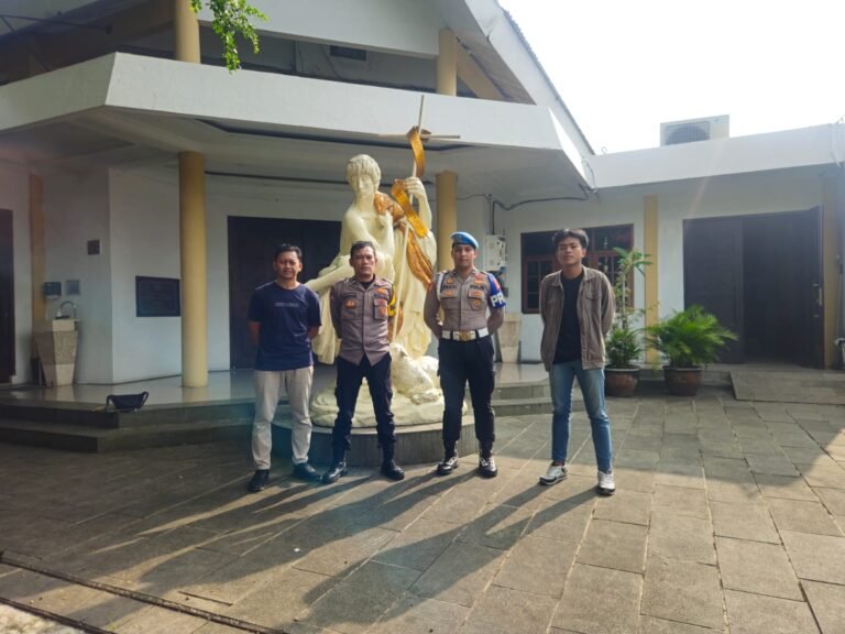 Polsek Ciamis Pastikan Keamanan Ibadah Umat Kristiani di Gereja Katolik St. Yohanes Pembaptis