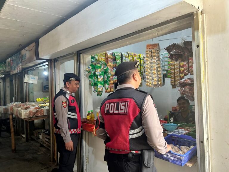 Sat Samapta Polres Ciamis Lakukan Patroli Pemantauan Harga dan Ketersediaan Bahan Pokok di Pasar Imbanagara