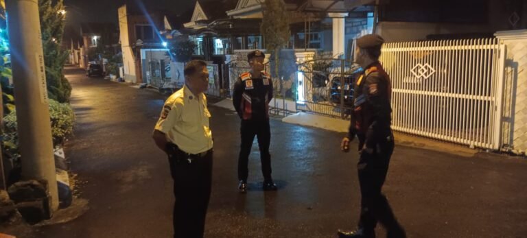 Humanis, Personel Samapta Polres Ciamis Patroli Perum Shapire Ciamis Beri Imbauan Kamtibmas