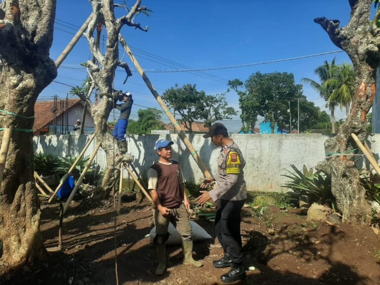 Bhabinkamtibmas Polsek Cikoneng Intensifkan Sambang Warga Desa Gunungcupu, Perkuat Pencegahan Gangguan Kamtibmas