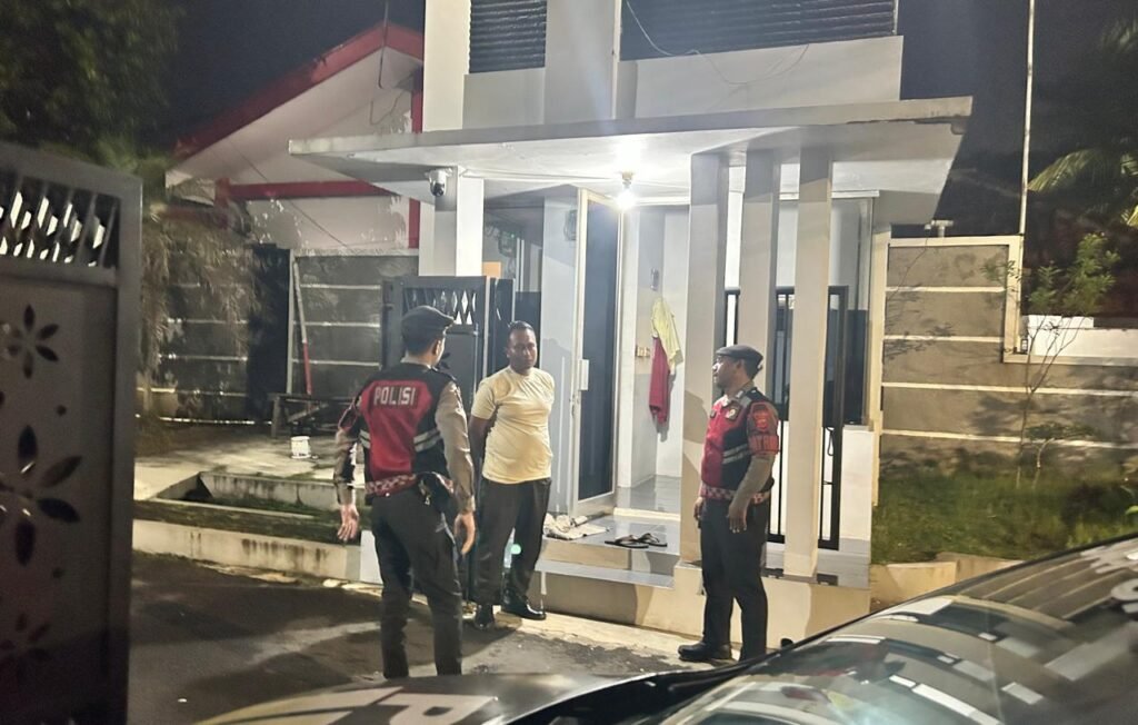 Cipkon Jam Rawan, Sat Samapta Polres Ciamis Patroli ke Perum Buana Soedirman Beri Imbauan Kamtibmas