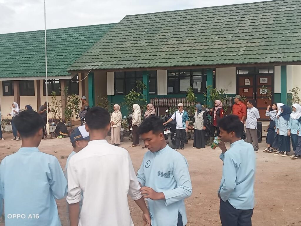 SMPN 5 Ranca Ekek Gelar Gerakan Penanaman Pohon, Jaga Kelestarian Lingkungan
