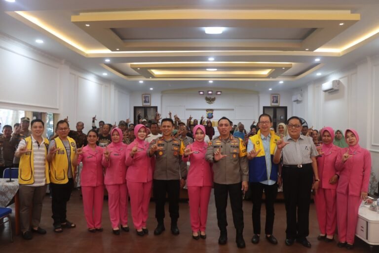 Polres Binjai Dan Bhayangkari Cabang Binjai Gelar Operasi Katarak Gratis