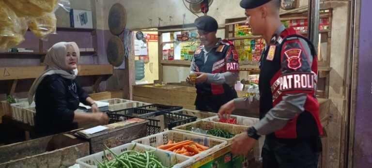 Sat Samapta Polres Ciamis Intensifkan Patroli Pasar, Pastikan Stabilitas Harga dan Ketersediaan Bahan Pokok