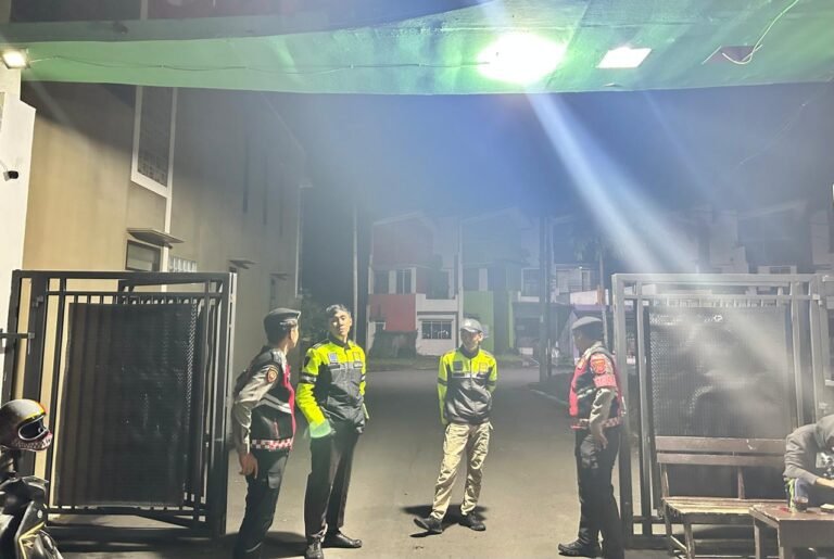 Cipkon Jam Rawan, Sat Samapta Polres Ciamis Patroli ke Perum Garden City Beri Imbauan Kamtibmas