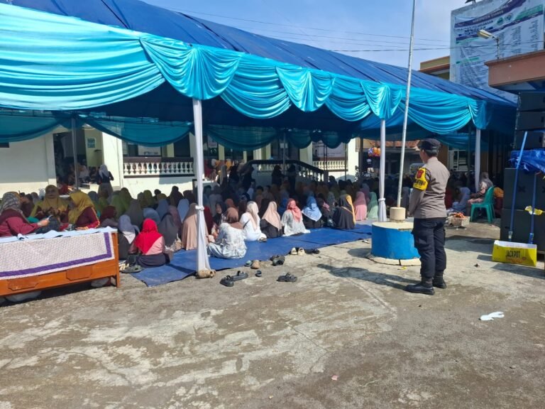 Polsek Cijeungjing Perkuat Sinergi Keagamaan melalui Pengajian Rutin MUI Tingkat Kecamatan di Desa Pamalayan