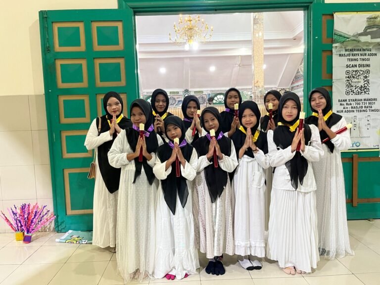 Remaja Masjid “TAFAKUR” Lingk.4 Kel. Durian Ikuti Pawai Obor Sambut Bulan Suci Ramadhan 1447 H