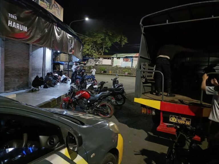 Sat Samapta Polres Ciamis Tingkatkan Patroli Biru Jelang Sahur, Amankan Miras dan Kendaraan di Kawasan Ruko Pasar Ciamis