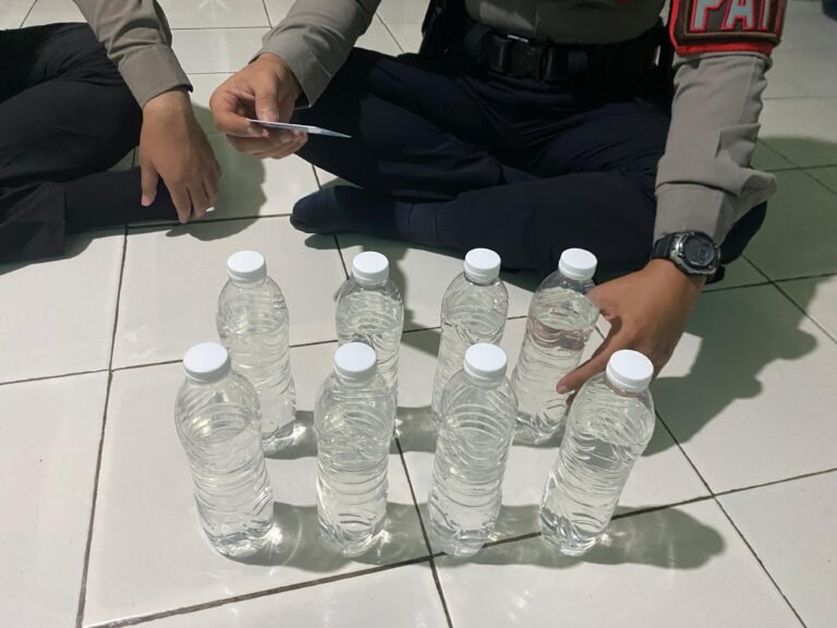 Awal Ramadan, Satuan Samapta Polres Ciamis Amankan Miras Siap Edar di Wilayah Kertasari