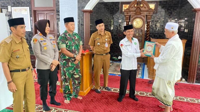 Polsek Kawali Hadiri dan Amankan Safari Ramadhan 1447 H di Jatinagara, Perkuat Sinergi dan Silaturahmi dengan Masyarakat