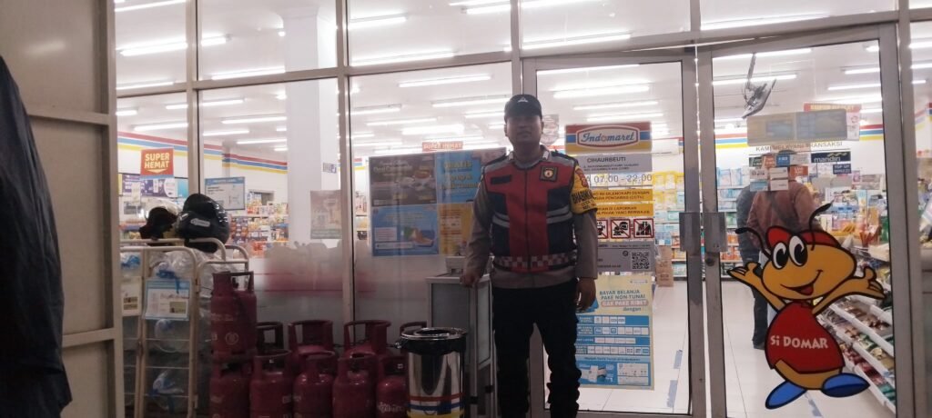 Polsek Cihaurbeuti Polres Ciamis Patroli Biru Antisipasi Gangguan Kamtinmas di Masyarakat