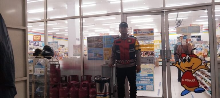 Polsek Cihaurbeuti Polres Ciamis Patroli Biru Antisipasi Gangguan Kamtinmas di Masyarakat