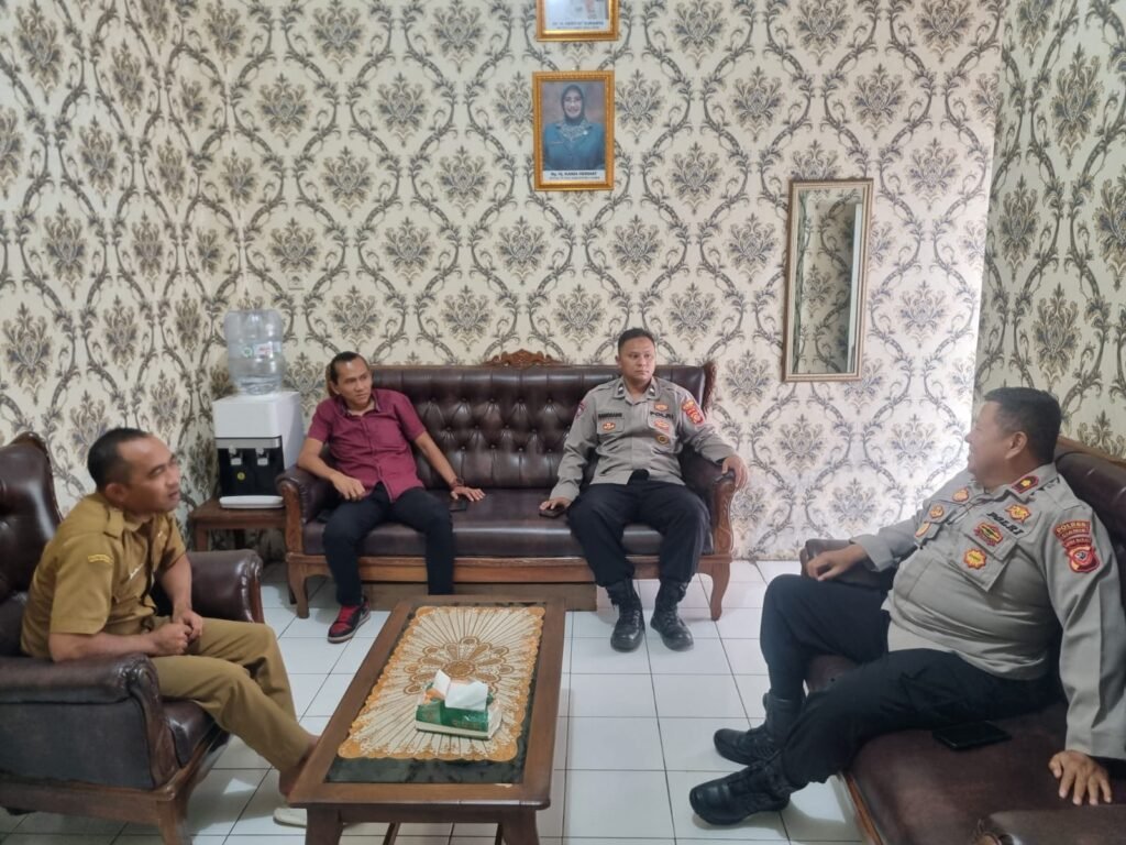 Polsek Ciamis Laksanakan Sambang Kamtibmas di Kelurahan Benteng, Perkuat Sinergi dan Antisipasi Gangguan Keamanan