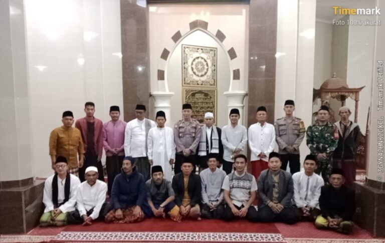 Safari Ramadhan, Kapolsek Kadungora Pererat Silaturahmi dan Sampaikan Pesan Kamtibmas