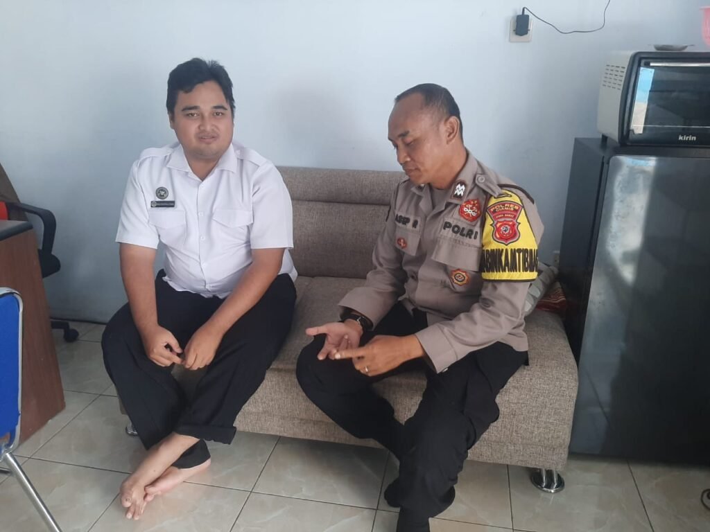 Perkuat Sinergitas, Polsek Cikoneng Polres Ciamis Koorkom ke Warga Gandasari Desa Gunungcupu