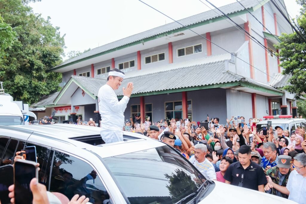 Haru dan Harapan di Pamarican : Dedi Mulyadi Pastikan 250 KK Korban Banjir Ciamis Terima Bantuan Rp5 Juta