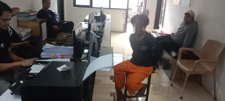 Polsek Banjarwangi Amankan Pelaku Pencurian HP