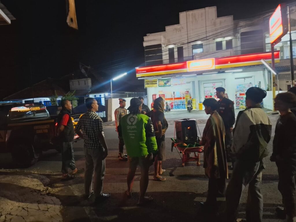 Patroli Biru Menjelang Sahur, Polres Ciamis Tingkatkan Pengamanan dan Respons Laporan Warga di Titik Rawan