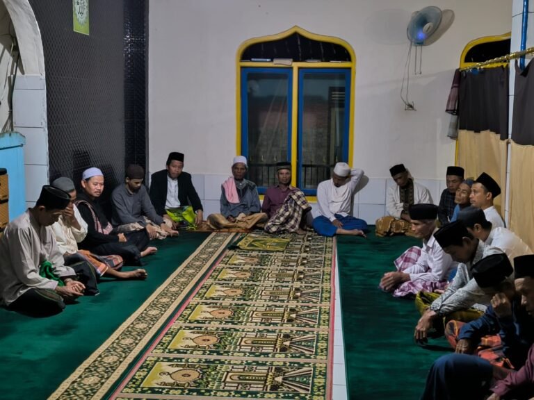 Tarawih Keliling di Desa Mangkubumi, Polsek Ciamis Perkuat Sinergitas dan Dorong Partisipasi Warga Jaga Kamtibmas
