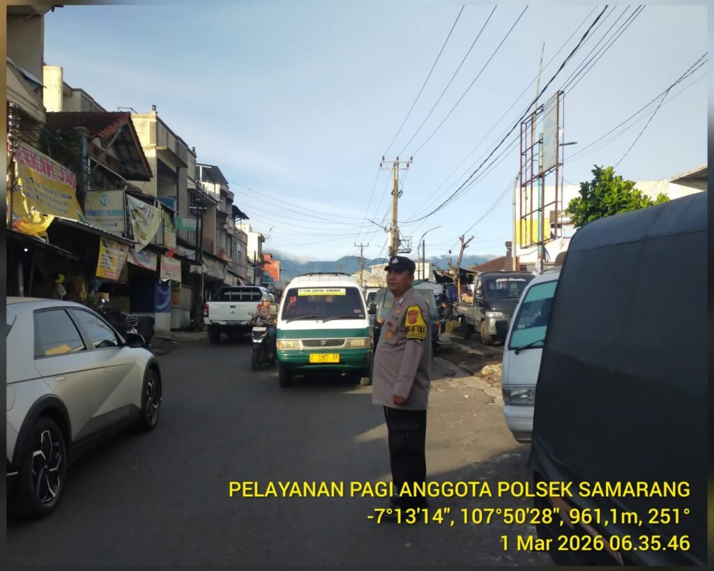 Tidak Pernah Lelah Polsek Samarang Lakukan Pengaturan Lalu Lintas di Jam Rawan Pagi