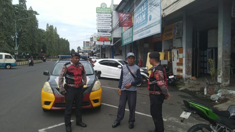 Cipkon Kamtibmas Ruang Publik, Samapta Polres Ciamis Patroli Turun ke Ruko Pasar Ciamis