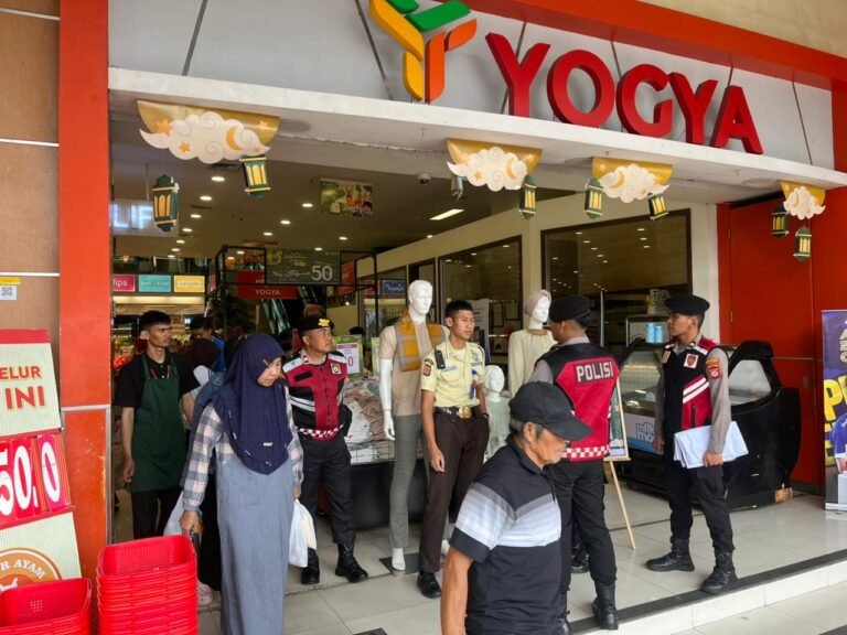 Sat Samapta Polres Garut Tingkatkan Patroli Dialogis, Cegah Premanisme dan Pungli di Pusat Keramaian