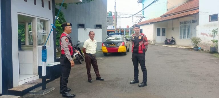 Humanis, Personel Samapta Polres Ciamis Patroli Perum Shapire Ciamis Beri Imbauan Kamtibmas