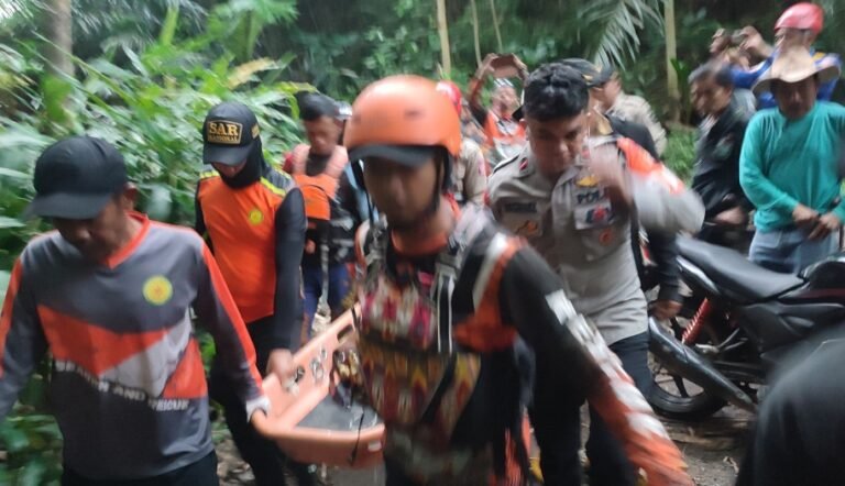 Duka di Sungai Cikandang, Tim SAR Gabungan Temukan Korban Hanyut di Pakenjeng