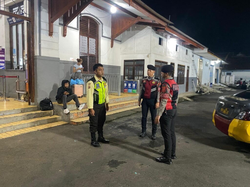 Polsek Cihaurbeuti Laksanakan KRYD dan Patroli Blue Light, Tekan C3 dan Perkuat Kamtibmas Malam Hari