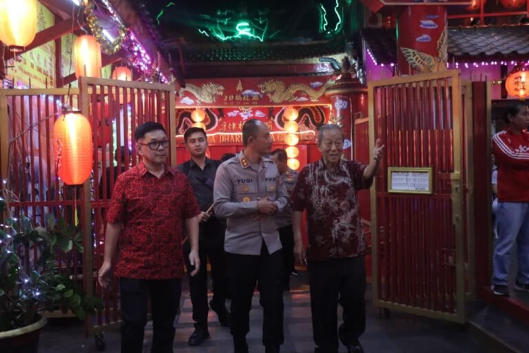 Kapolres Garut Pimpin Pengamanan Perayaan Imlek dan Malam Cap Go Meh 2577/2026 di Vihara Dharma Loka