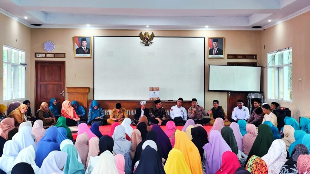 Kapolsek Panjalu Hadiri Safari Ramadhan Tingkat Kecamatan, Perkuat Sinergi dan Jaga Kondusivitas Wilayah