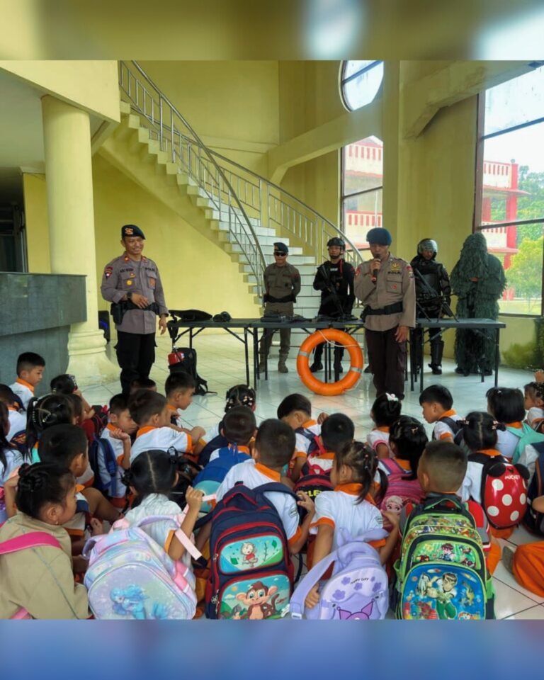 Mengenal Brimob Sejak Dini, Anak TK Belajar Disiplin dan Kebersamaan di Markas Polisi