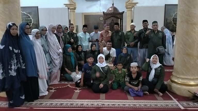 Keluarga Besar DPC & Srikandi PPP-AD 0204/DS Kota Tebing Tinggi Road Show Safari Ramadhan ke-4 di Masjid Nurul Amal