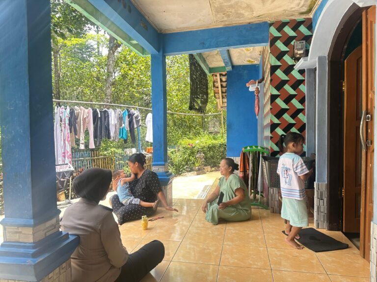 Polsek Ciamis Sambang Warga, Perkuat Kedekatan Polisi dan Masyarakat di Desa Mekarjadi