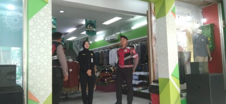 Cipkon Kamtibmas di Ruang Publik, Samapta Polres Ciamis Patroli ke Kawasan Pertokoan