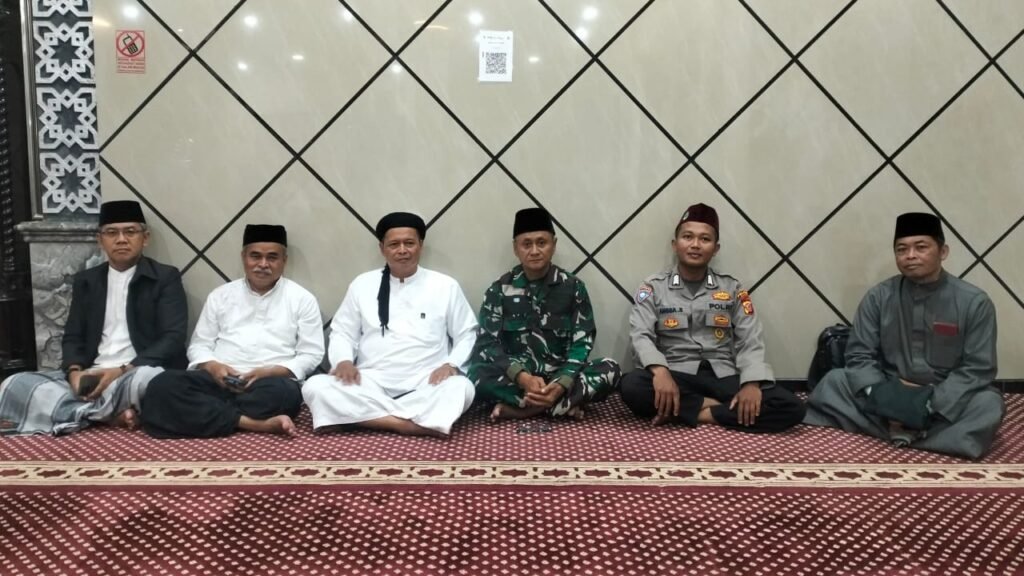 Safari Ramadan, Polsek Rajadesa Ikuti Pengajian Peringati Nuzulul Quran Bersama Warga Rajadesa