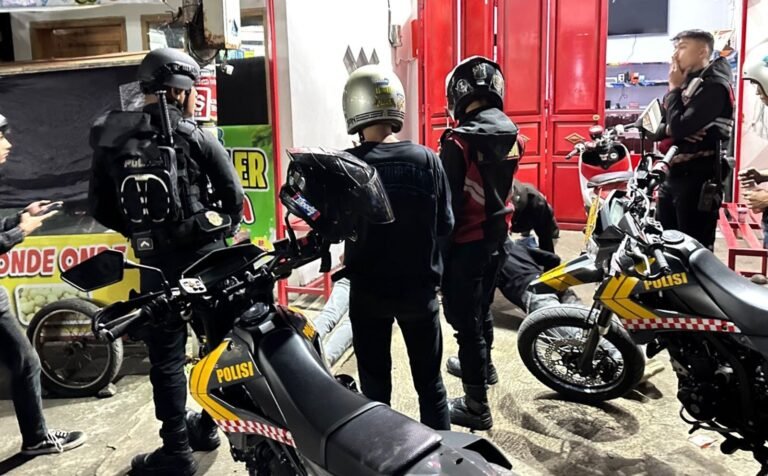 Patroli Sat Samapta Polres Garut Amankan Empat Pemuda Yang Hendak Perang Sarung Saat Patroli Dini Hari
