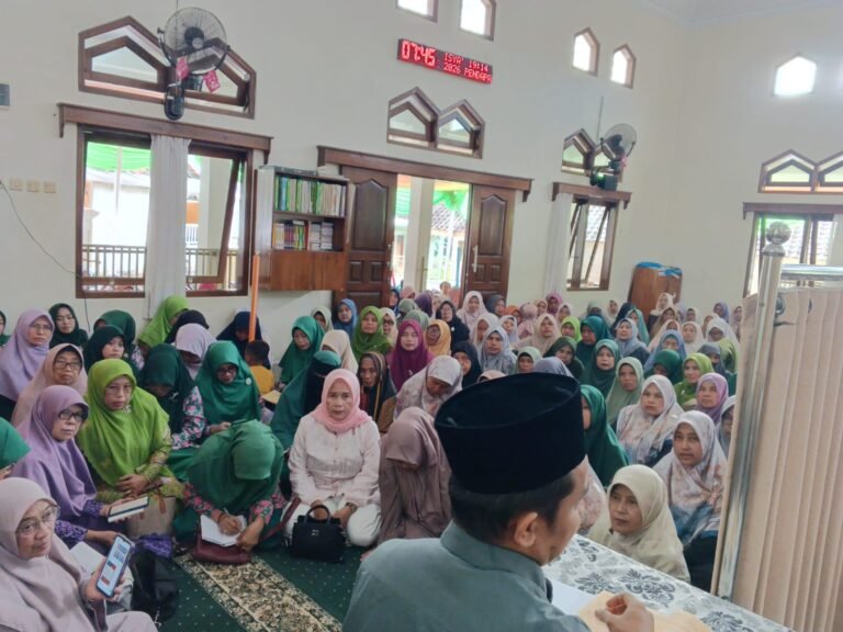 Polsek Rajadesa Ikuti Safari Ramadan Kecamatan Rajadesa di Desa Sirnabata