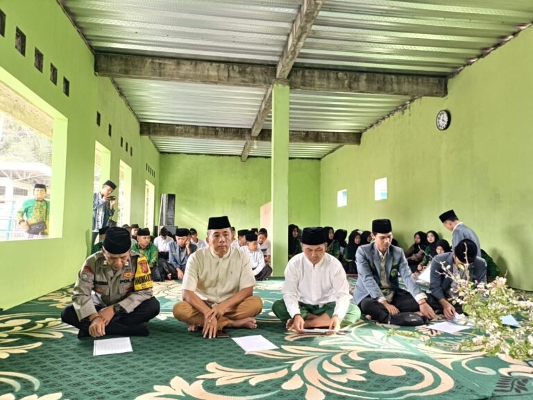 Polsek Cipaku Polres Ciamis Hadiri Peringatan Harlah IPNU dan IPPNU, Perkuat Sinergi dengan Generasi Muda