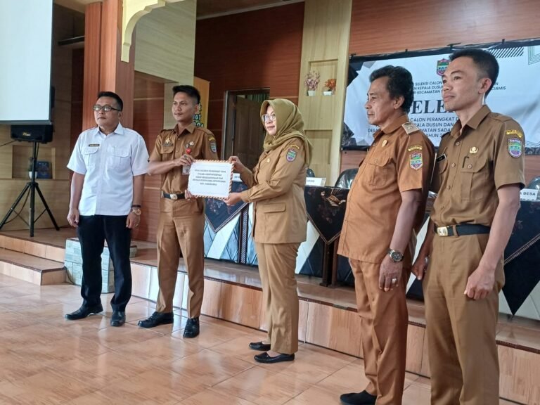 Polsek Ciamis Polres Ciamis Bersiaga Saat Proses Seleksi Calon Perangkat Desa Gunung Sari