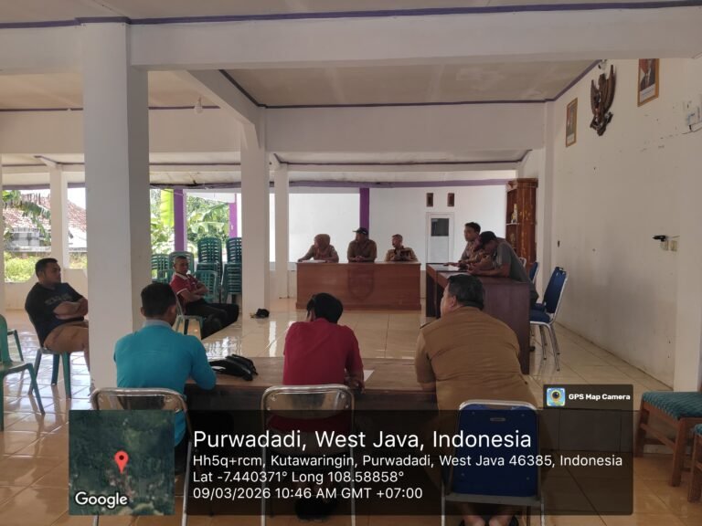 Polsek Lakbok Polres Ciamis Ikuti Musyawarah Pengelolaan Aset Desa Kutawaringin