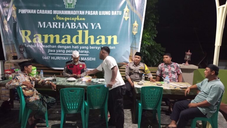 Bhabimkamtibmas Polsek Sosa melaksanakan Taraweh Keliling