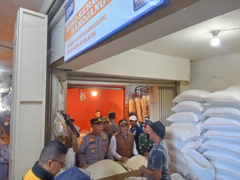 Jelang Idul Fitri, Polsek Samarang Bersama Forkopimcam Cek Harga Sembako di Pasar Wisata Samarang