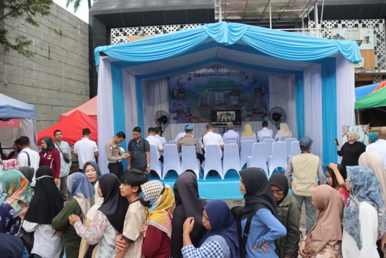 Bantu Ringankan Beban Masyarakat, Polres Garut Gelar Gerakan Pangan Murah Jelang Idul Fitri 1447 H