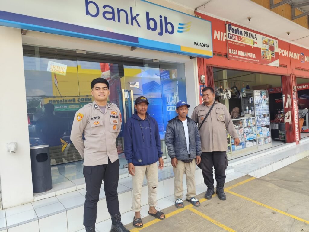 Cipkon Kamtibmas, Polsek Rajadesa Polres Ciamis Intens Patroli Dialogis Siang Hari ke Pemukiman Warga